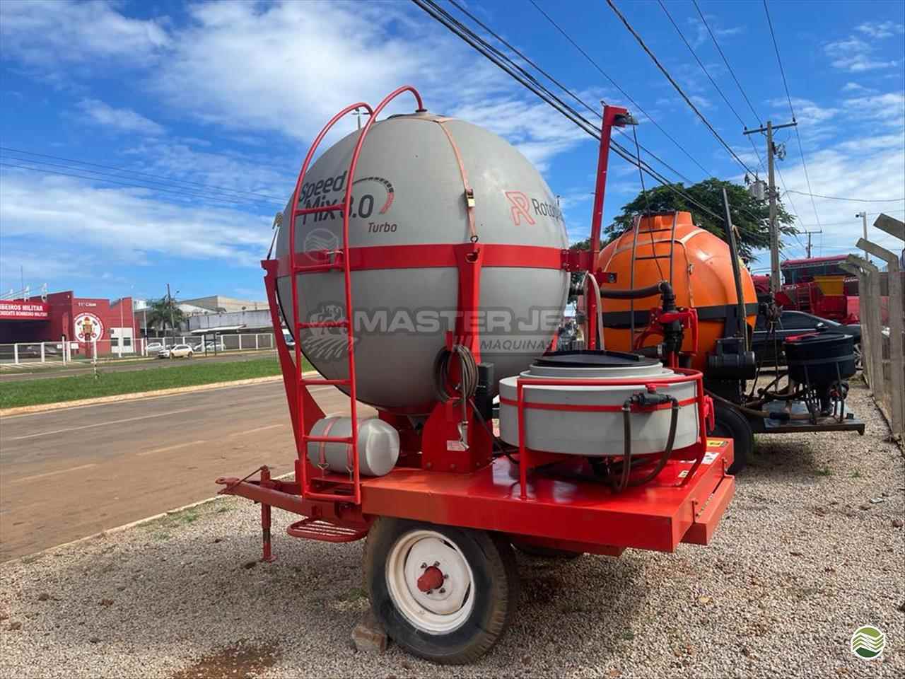 IMPLEMENTOS AGRICOLAS CARRETA CALDA PRONTA CARRETA 3.000 L Master Jet Máquinas CAMPO VERDE MATO GROSSO MT